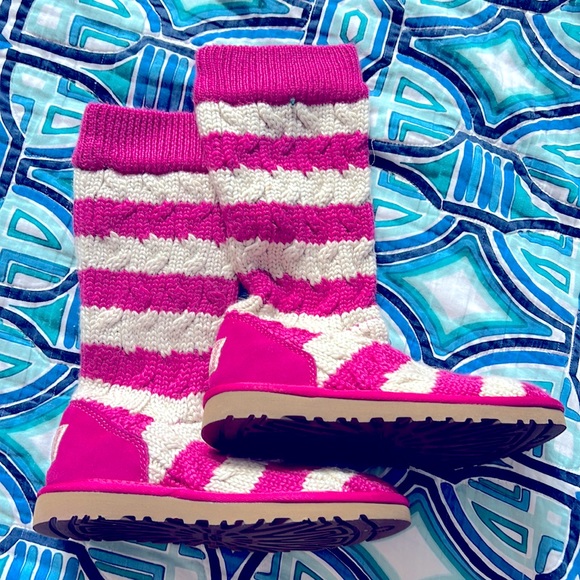 Pink and grey striped uggs deals